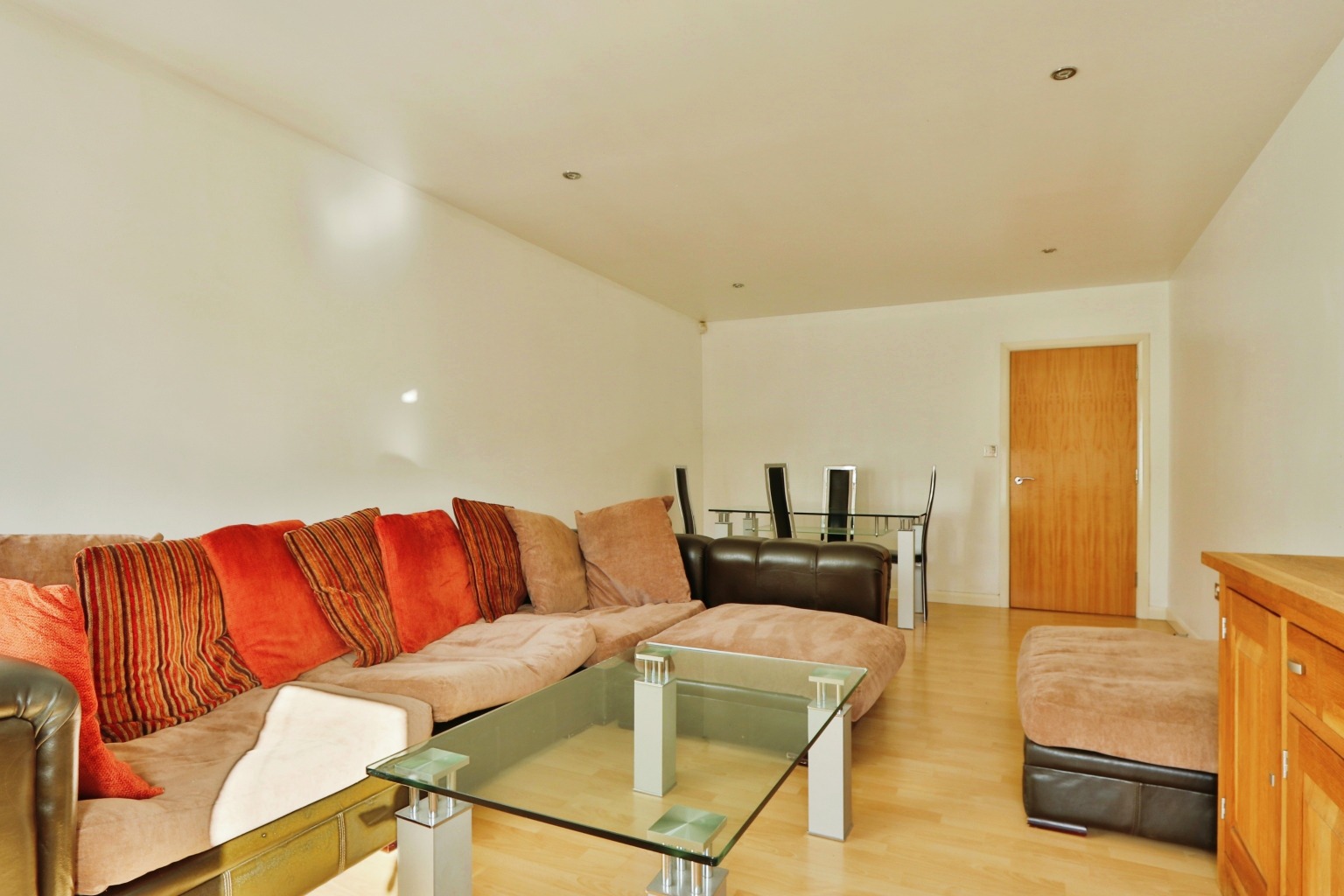 2 bed flat for sale in Kingston Square, Hull  - Property Image 5