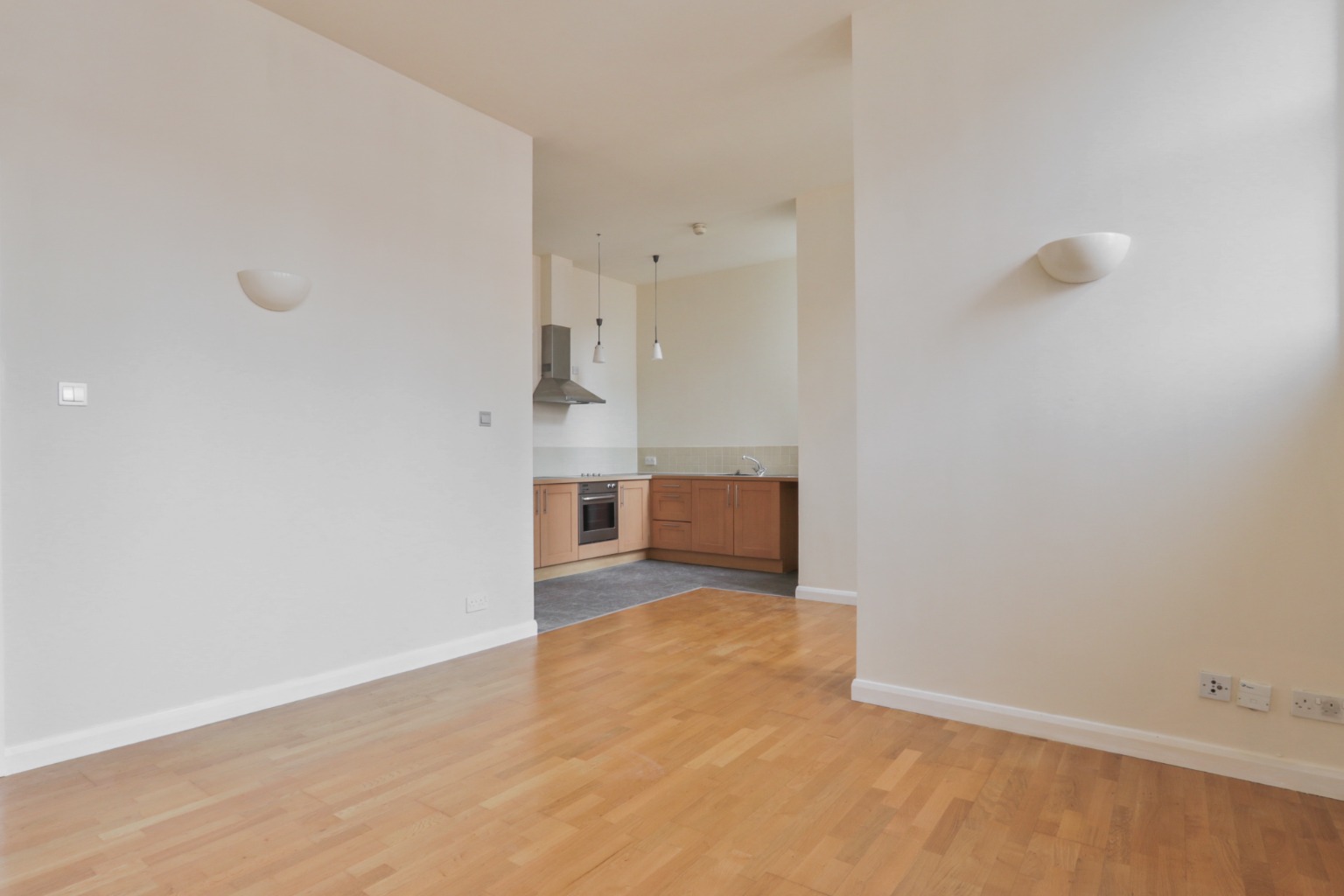 1 bed flat for sale in Lowgate, Hull - Property Image 1