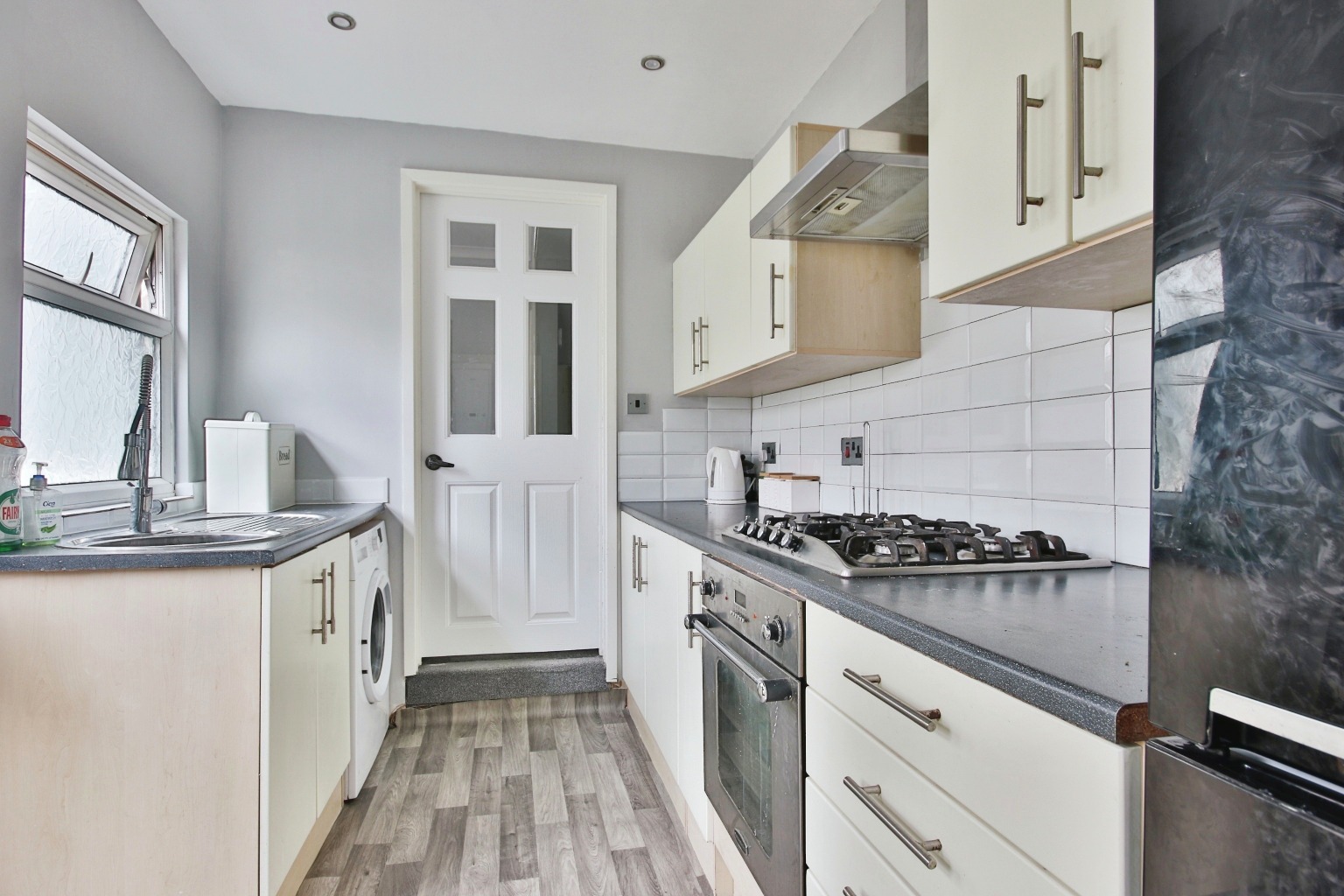 2 bed terraced house for sale in Worthing Street, Hull  - Property Image 3