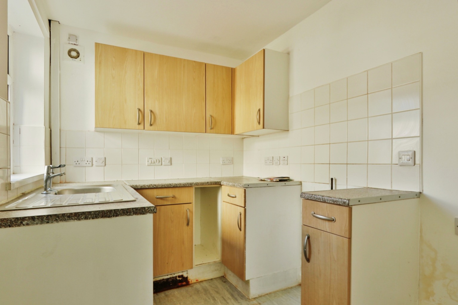 2 bed terraced house for sale in Wellsted Street, Hull  - Property Image 2