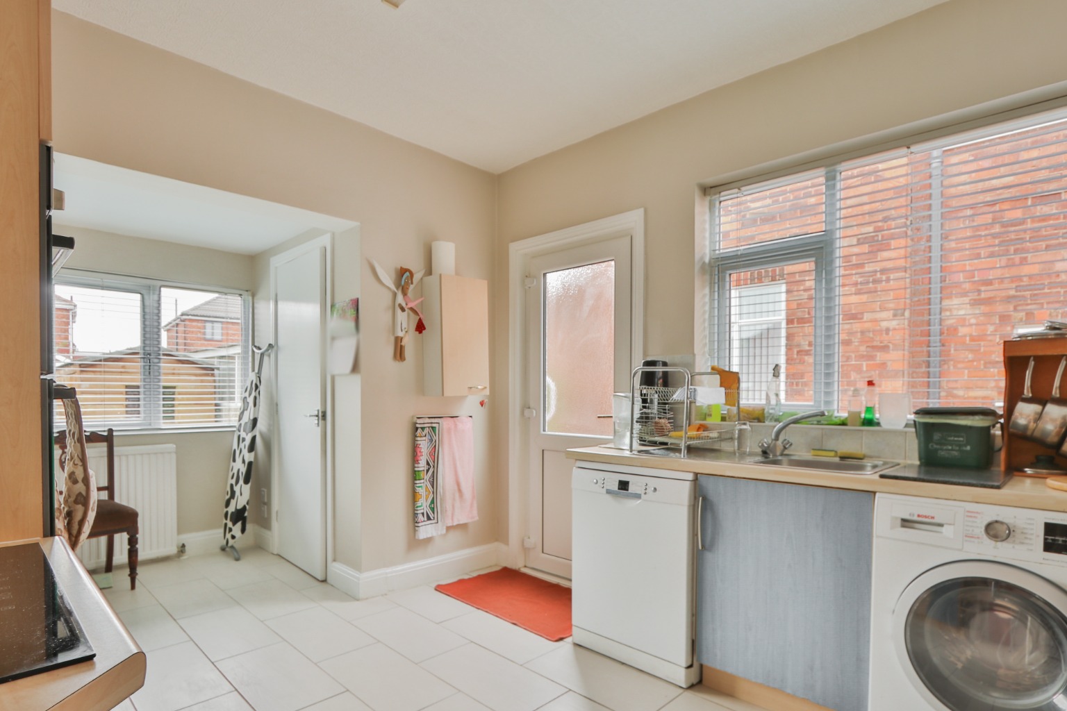 4 bed semi-detached house for sale in Strathmore Avenue, Hull  - Property Image 2