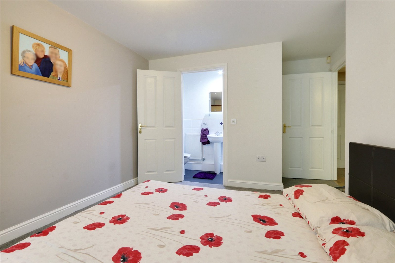 2 bed flat for sale in Redhill Park, Hull  - Property Image 6
