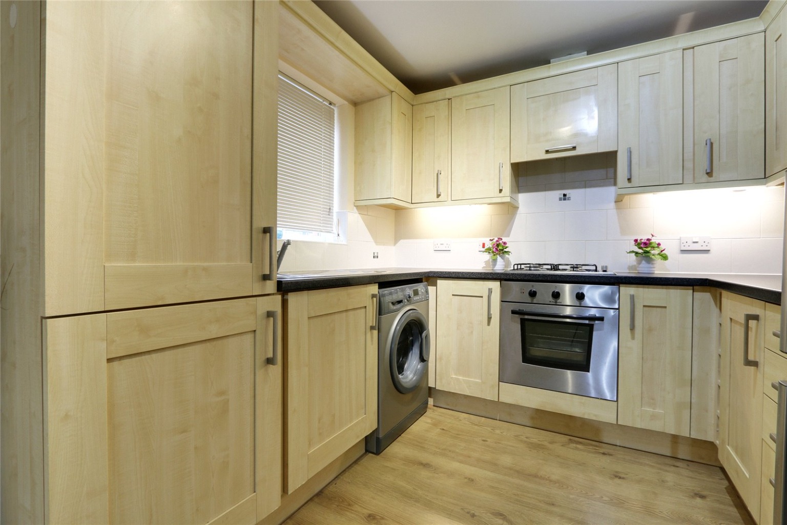 2 bed flat for sale in Redhill Park, Hull  - Property Image 2