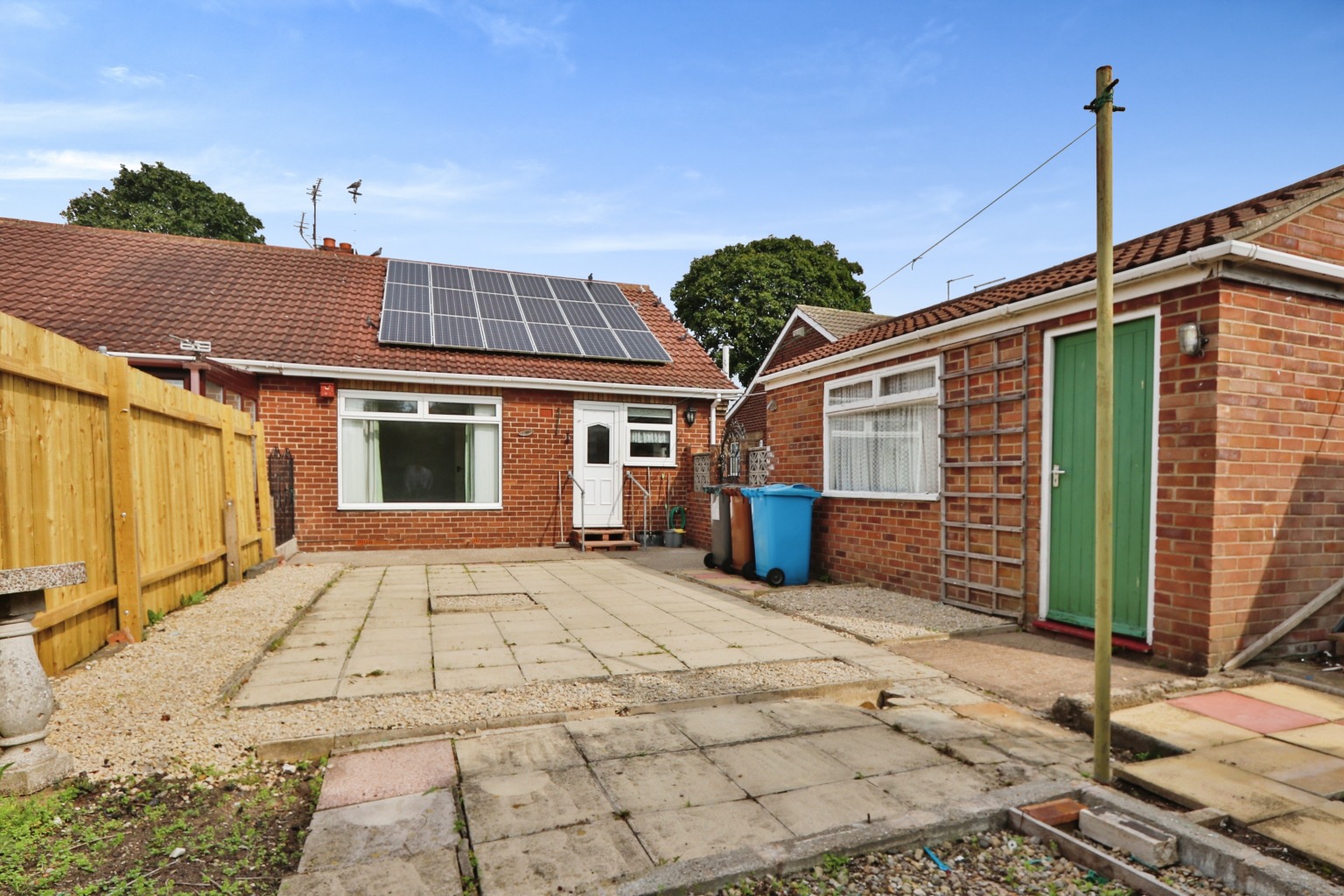 2 bed semi-detached bungalow for sale in Compass Road, Hull  - Property Image 10
