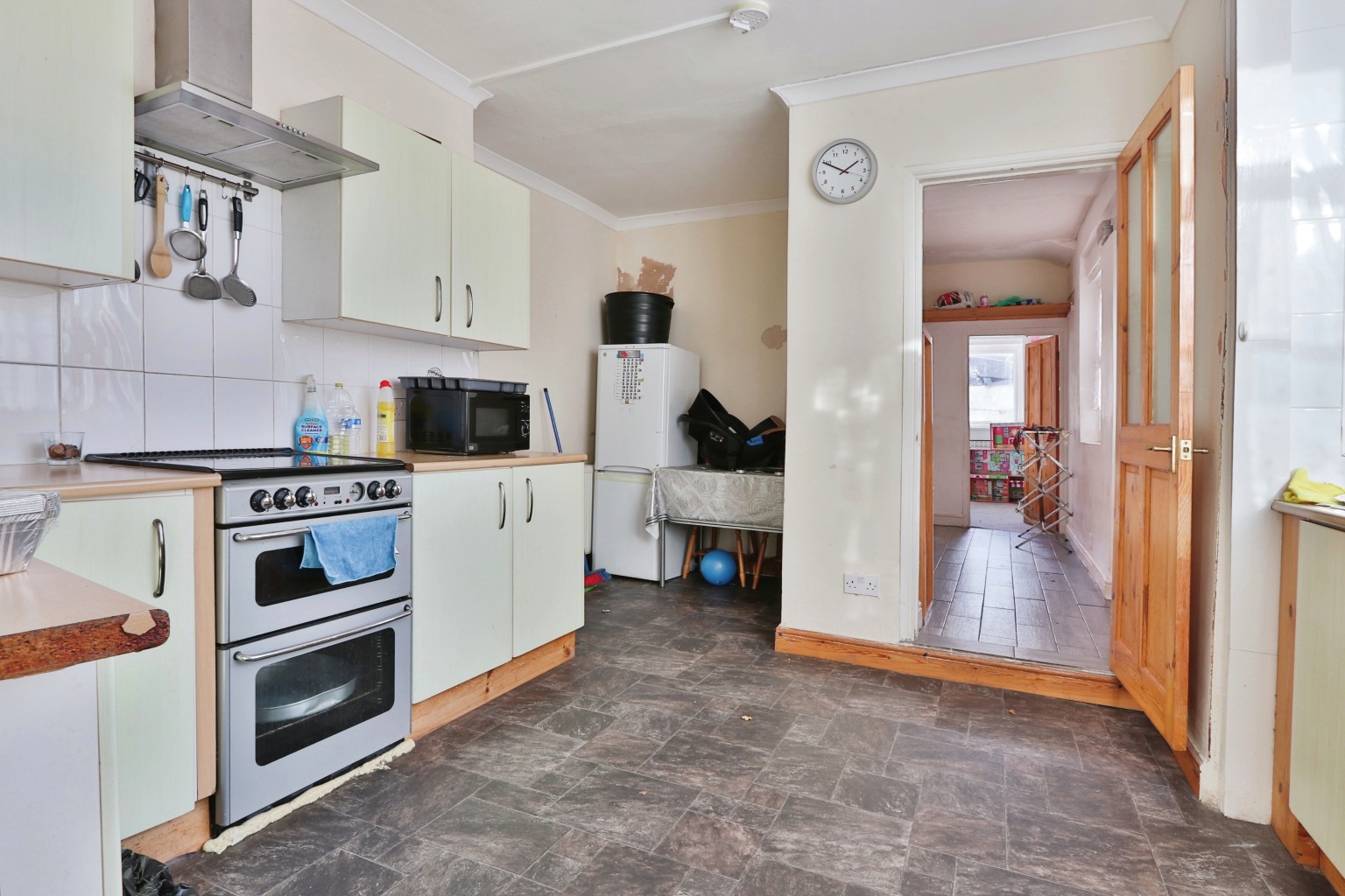 4 bed flat for sale in Alliance Avenue, Hull  - Property Image 2