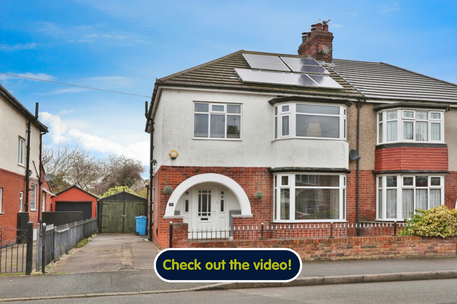5 bed semi-detached house for sale in Strathmore Avenue, Hull - Property Image 1