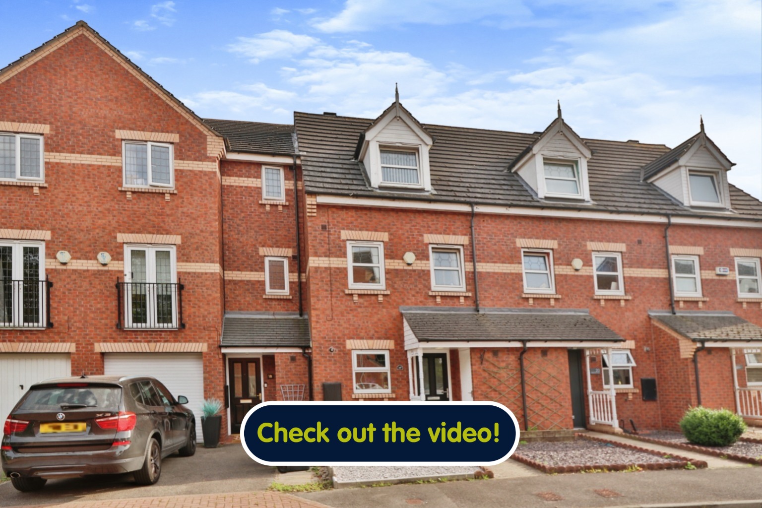3 bed town house for sale in Philip Larkin Close, Hull - Property Image 1