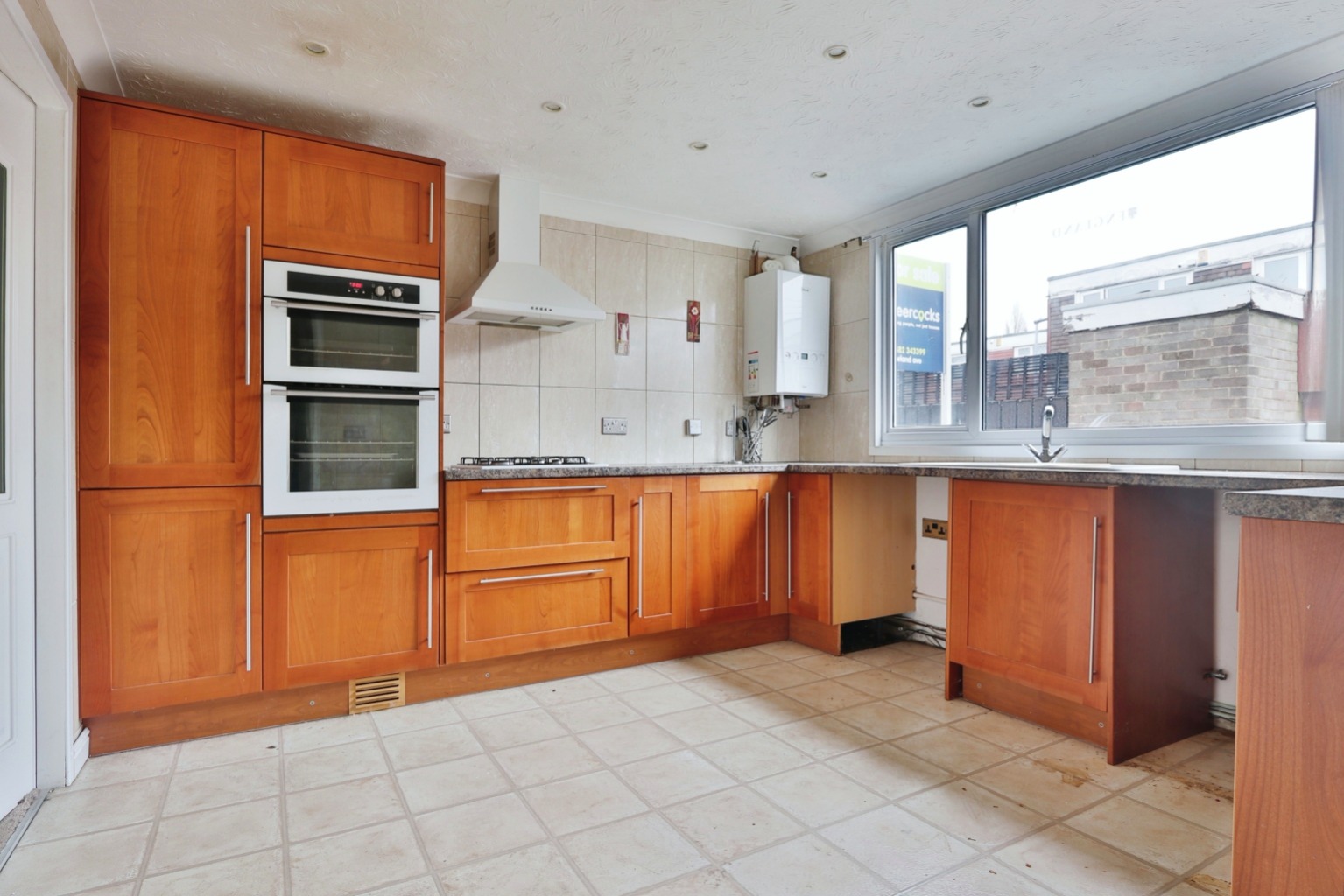 3 bed end of terrace house for sale in Axdane, Hull  - Property Image 2