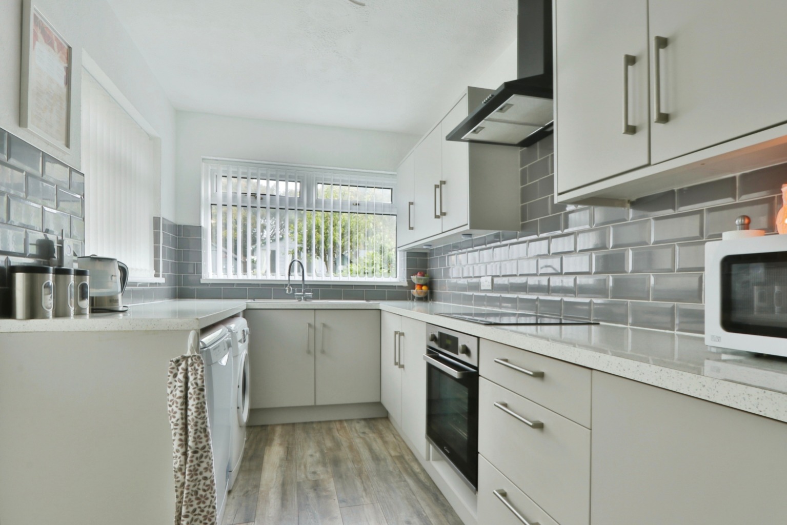 3 bed terraced house for sale in Claremont Avenue, Hull  - Property Image 2