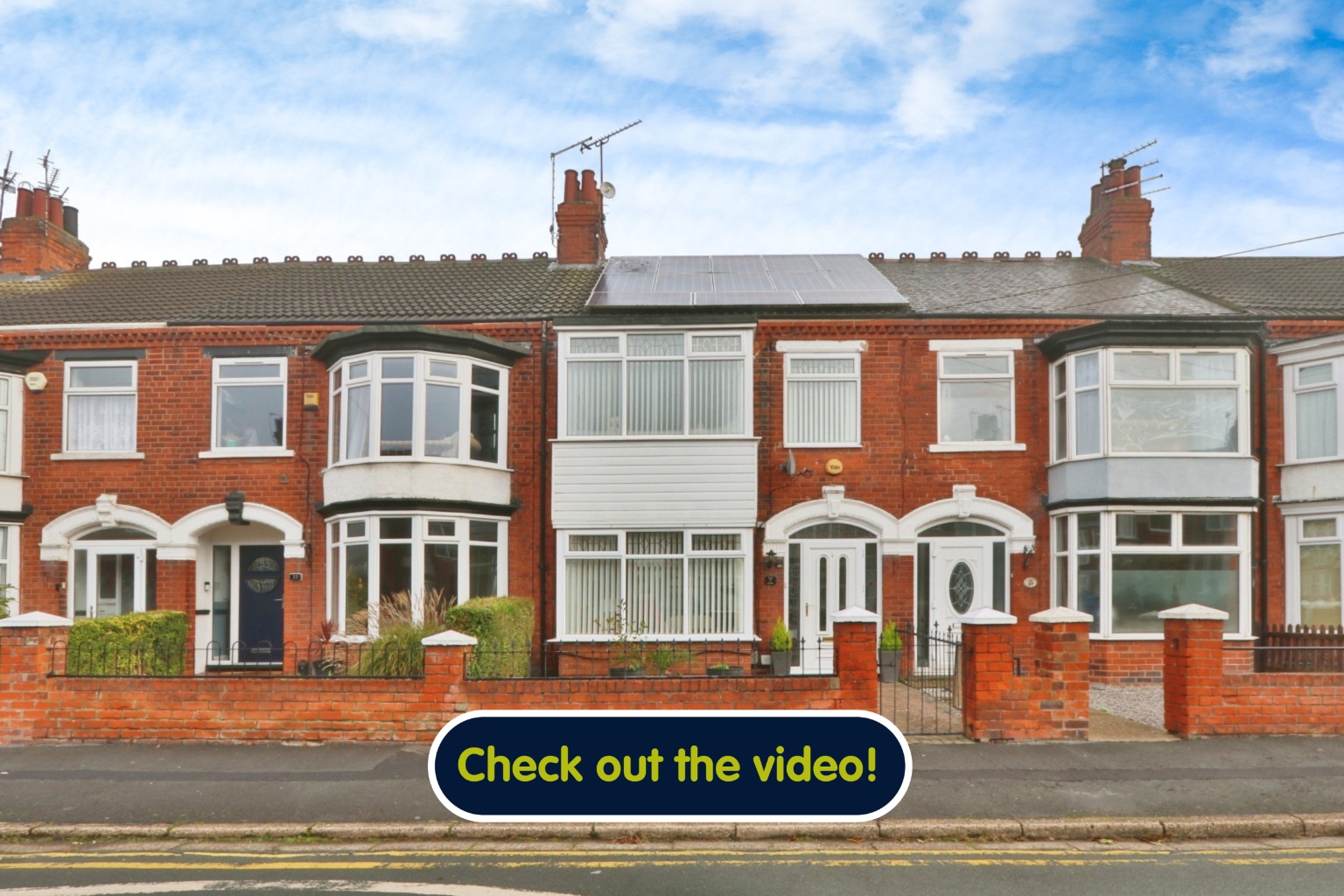 3 bed terraced house for sale in Claremont Avenue, Hull  - Property Image 1