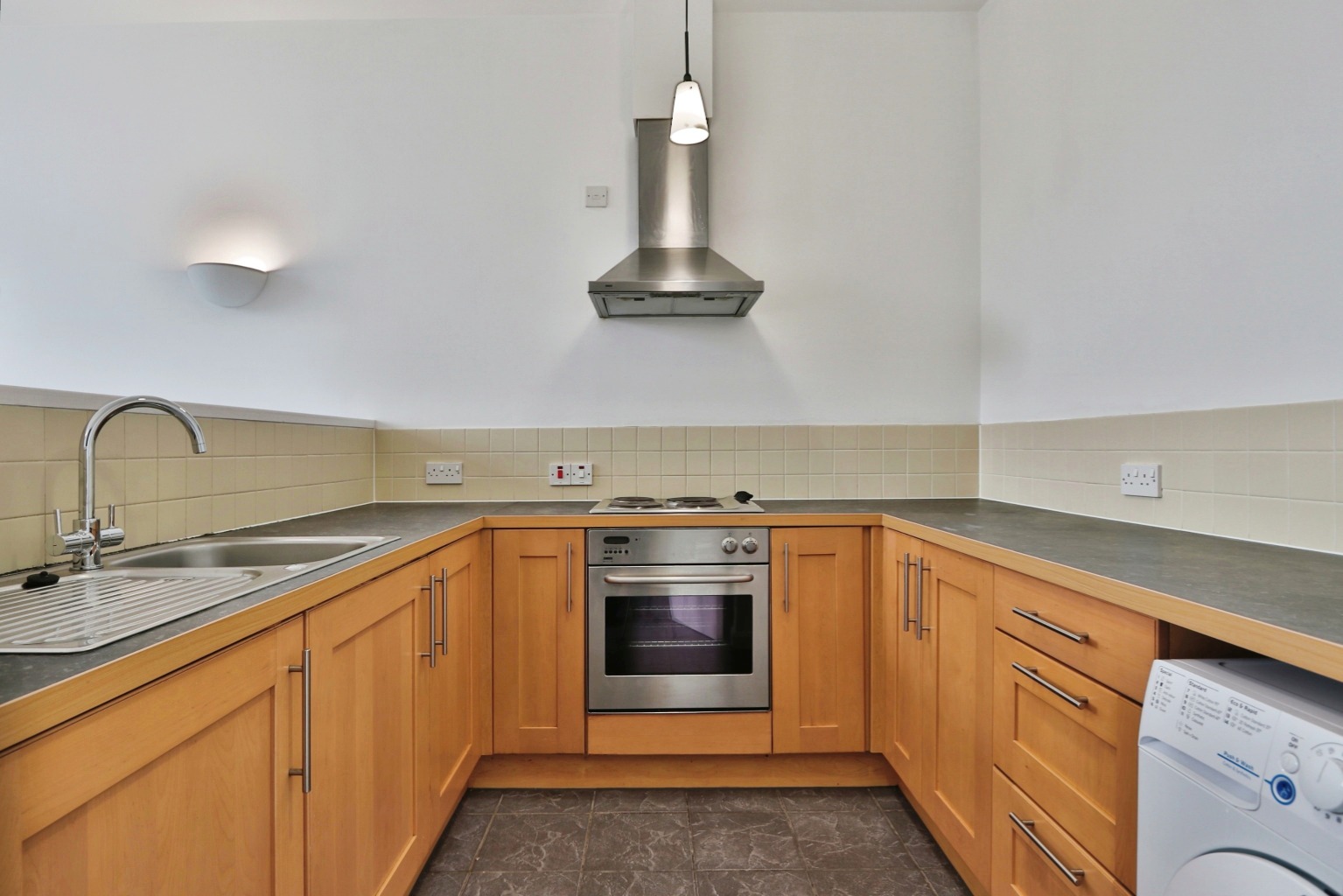 2 bed flat for sale in Lowgate, Hull  - Property Image 3