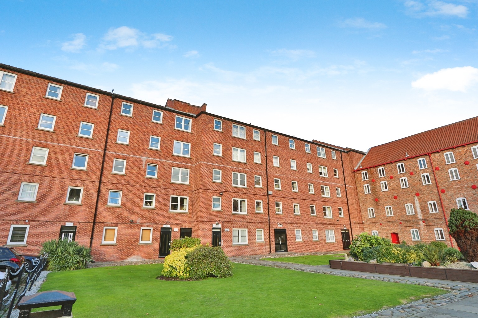 2 bed flat for sale in High Street, Hull  - Property Image 9