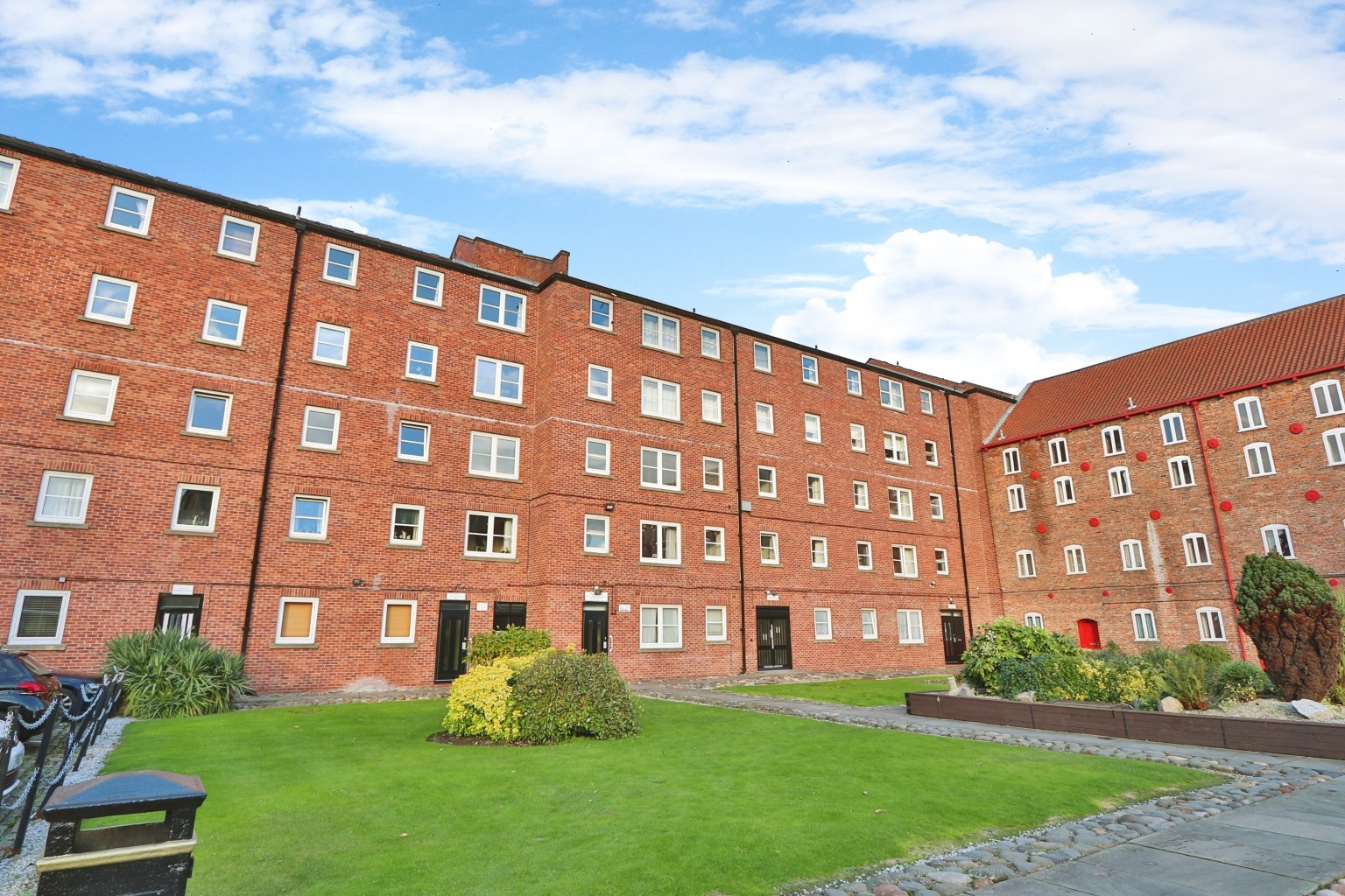 2 bed flat for sale in High Street, Hull  - Property Image 10