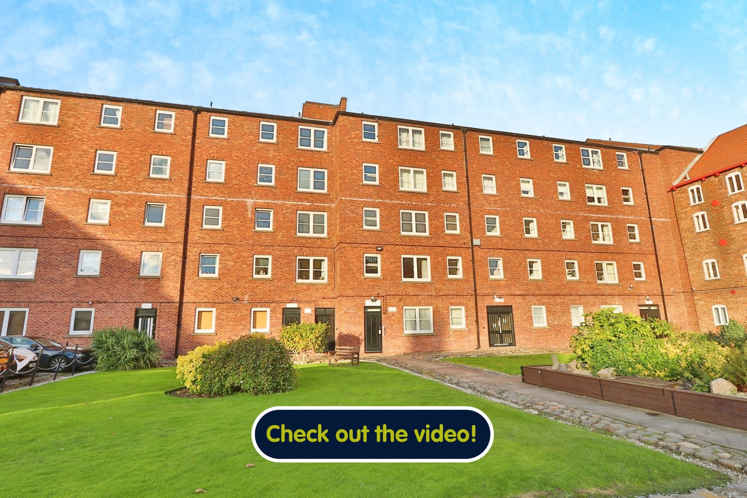 2 bed flat for sale in High Street, Hull - Property Image 1