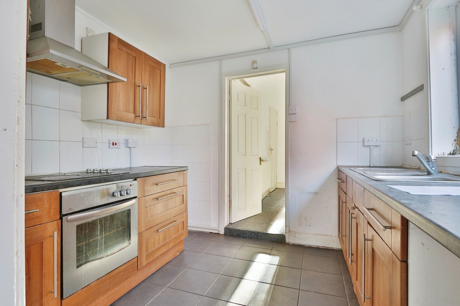 3 bed end of terrace house for sale in Goddard Avenue, Hull  - Property Image 6