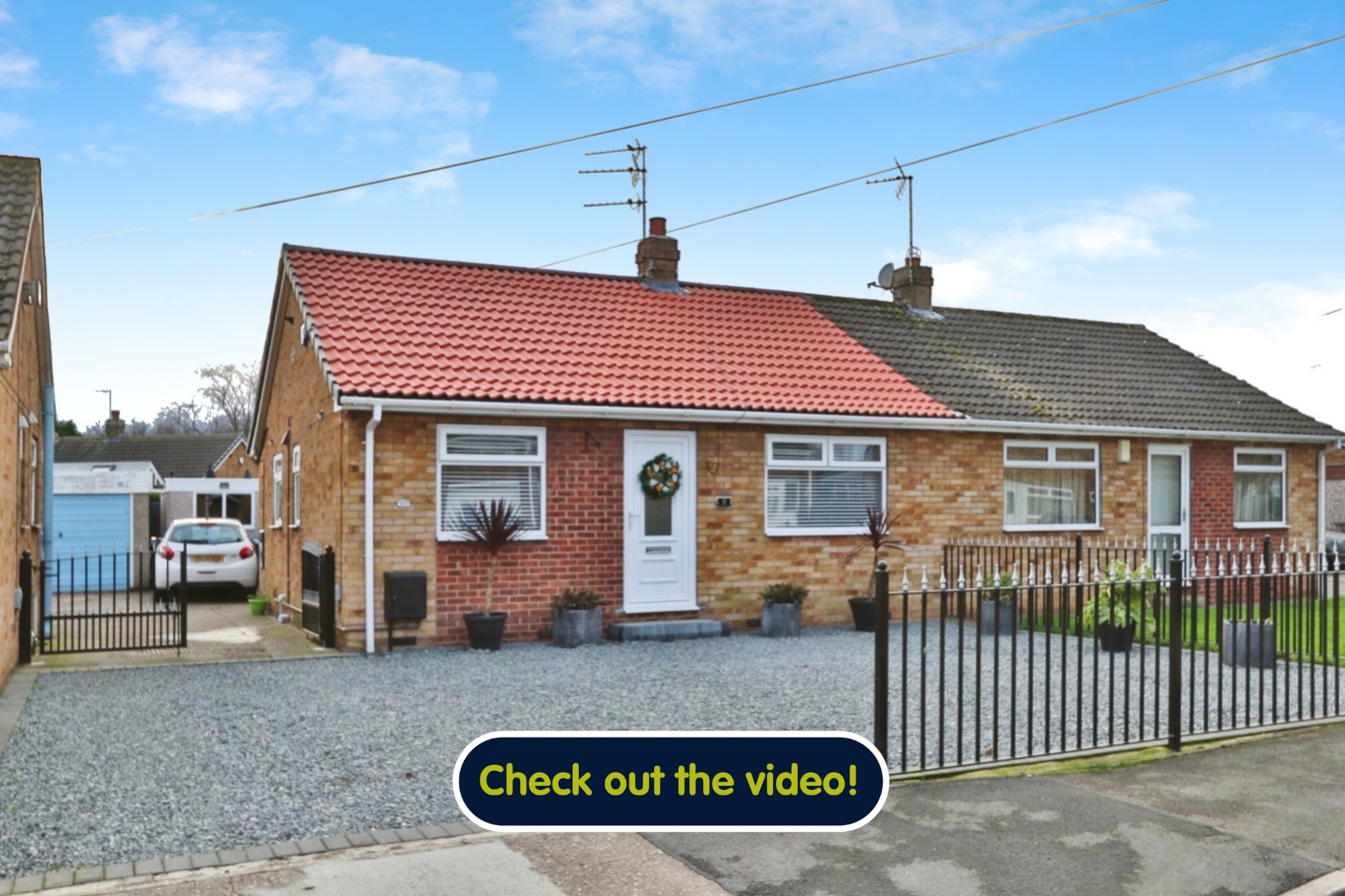 2 bed semi-detached bungalow for sale in Sextant Road, Hull  - Property Image 1