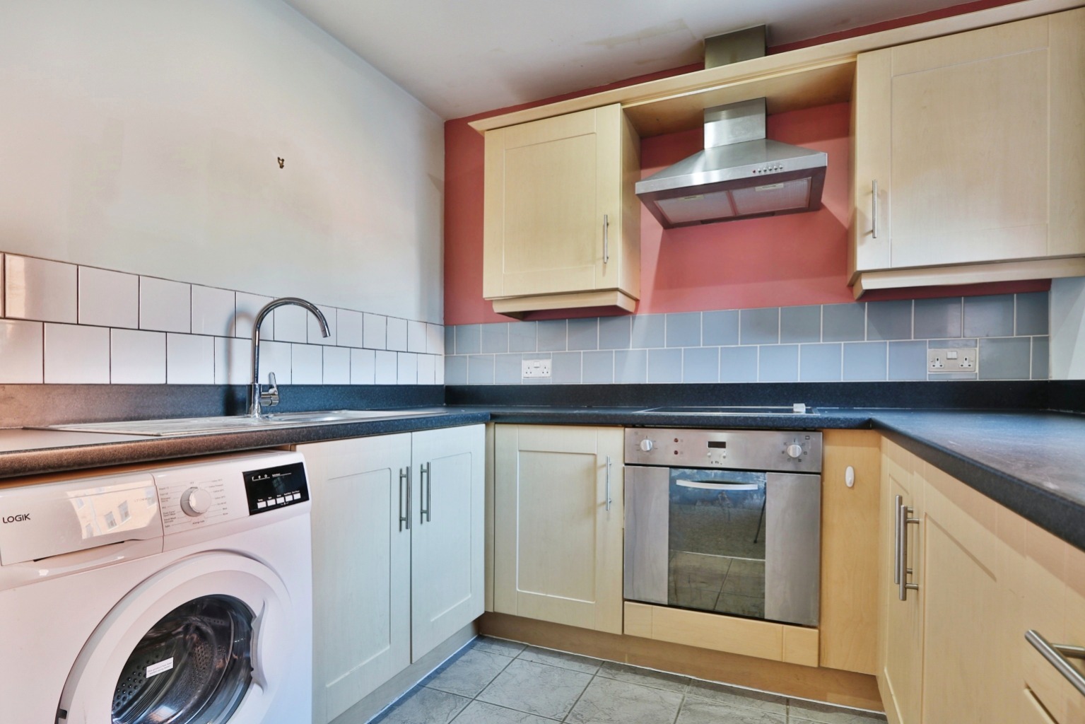 2 bed flat for sale in Trinity Wharf, Hull  - Property Image 2