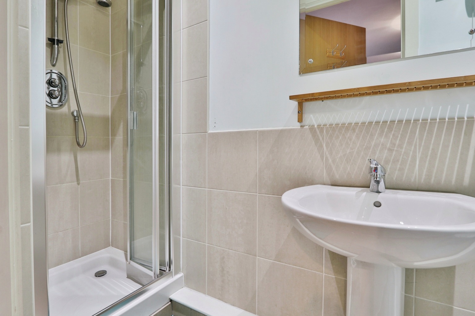 2 bed flat for sale in Trinity Wharf, Hull  - Property Image 11