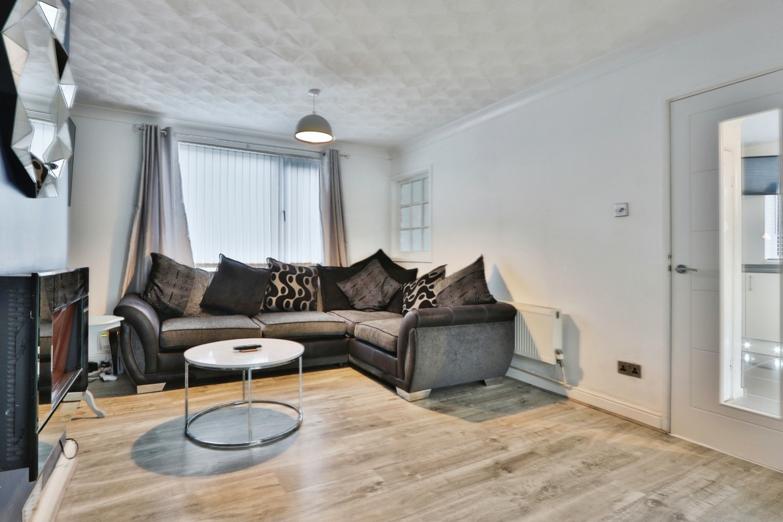 3 bed end of terrace house for sale in Cladshaw, Hull  - Property Image 2