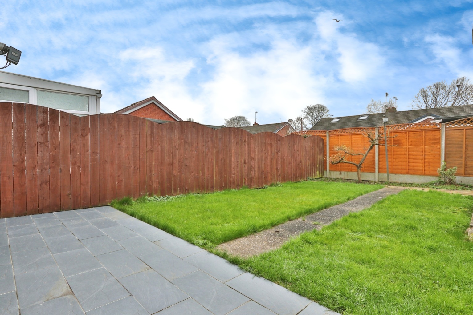 2 bed bungalow for sale in Greylees Avenue, Hull  - Property Image 8