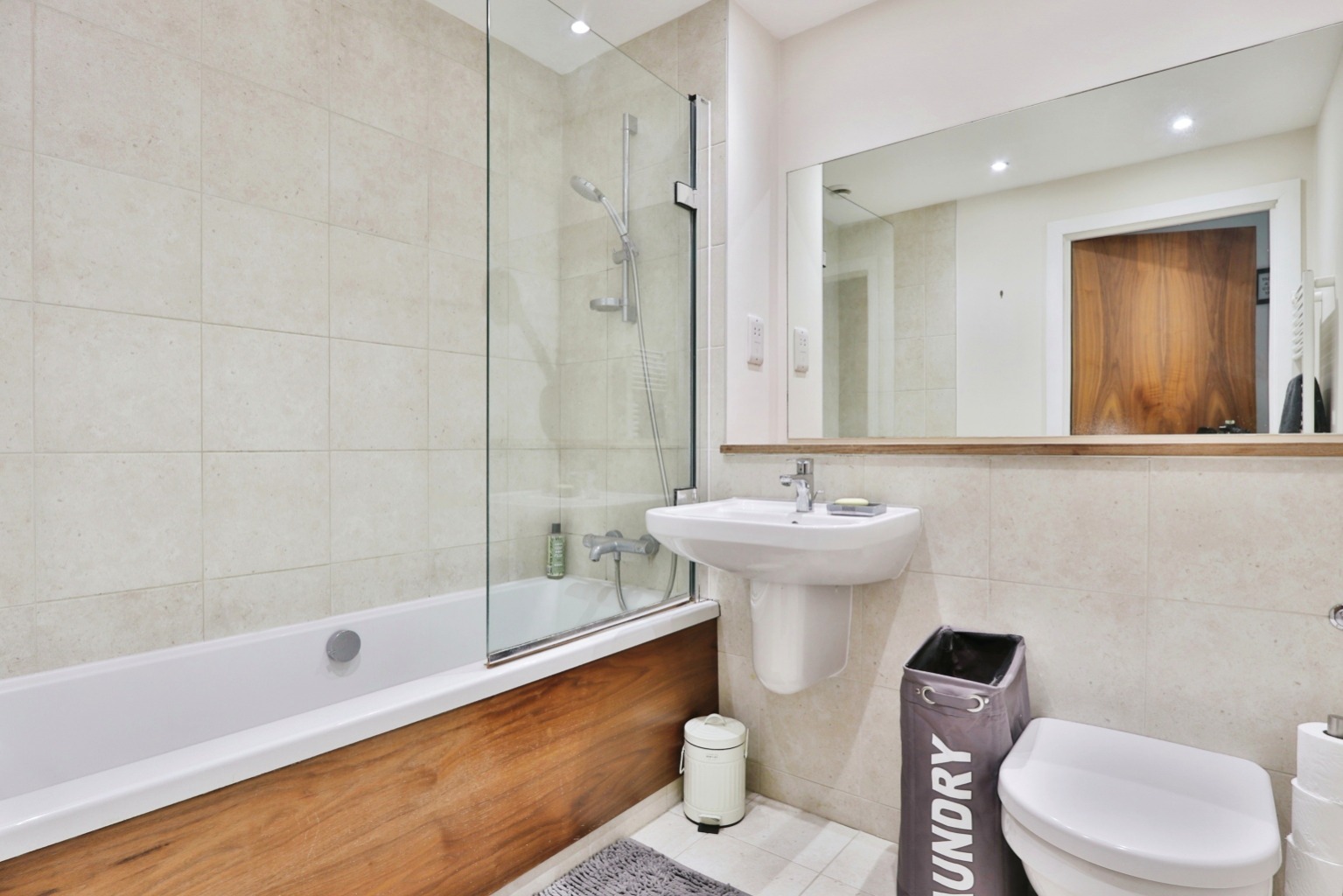 2 bed flat for sale in Wellington Street West, Hull  - Property Image 10