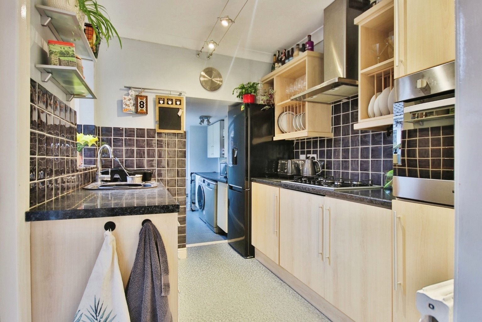 2 bed terraced house for sale in Farnley Square, Hull  - Property Image 4