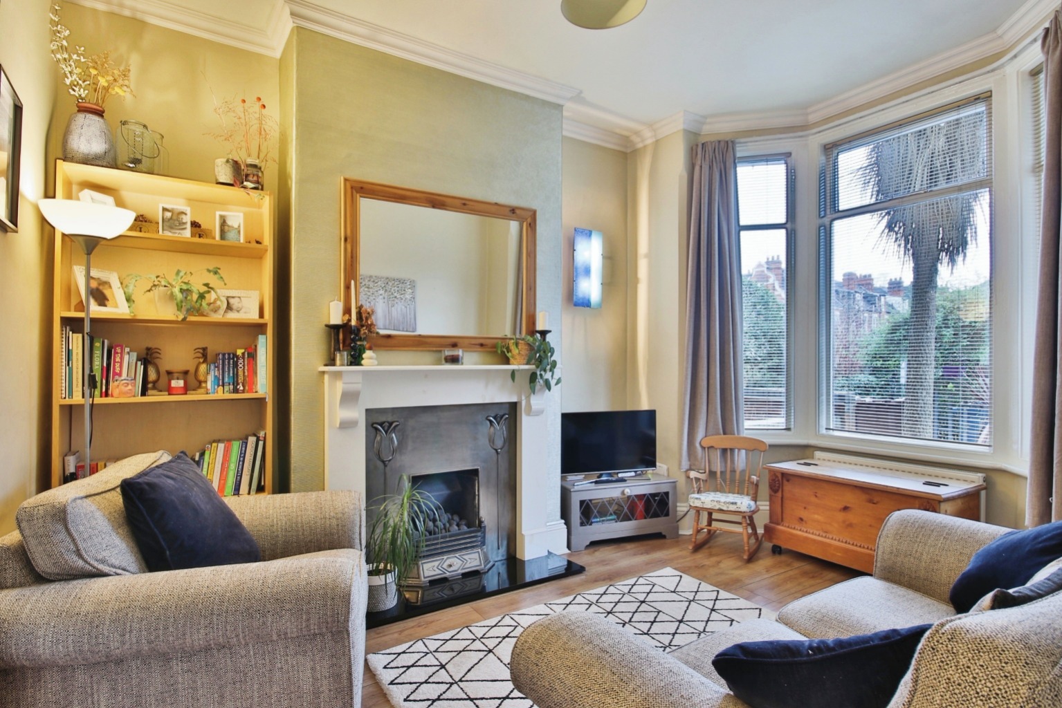 2 bed terraced house for sale in Farnley Square, Hull  - Property Image 2