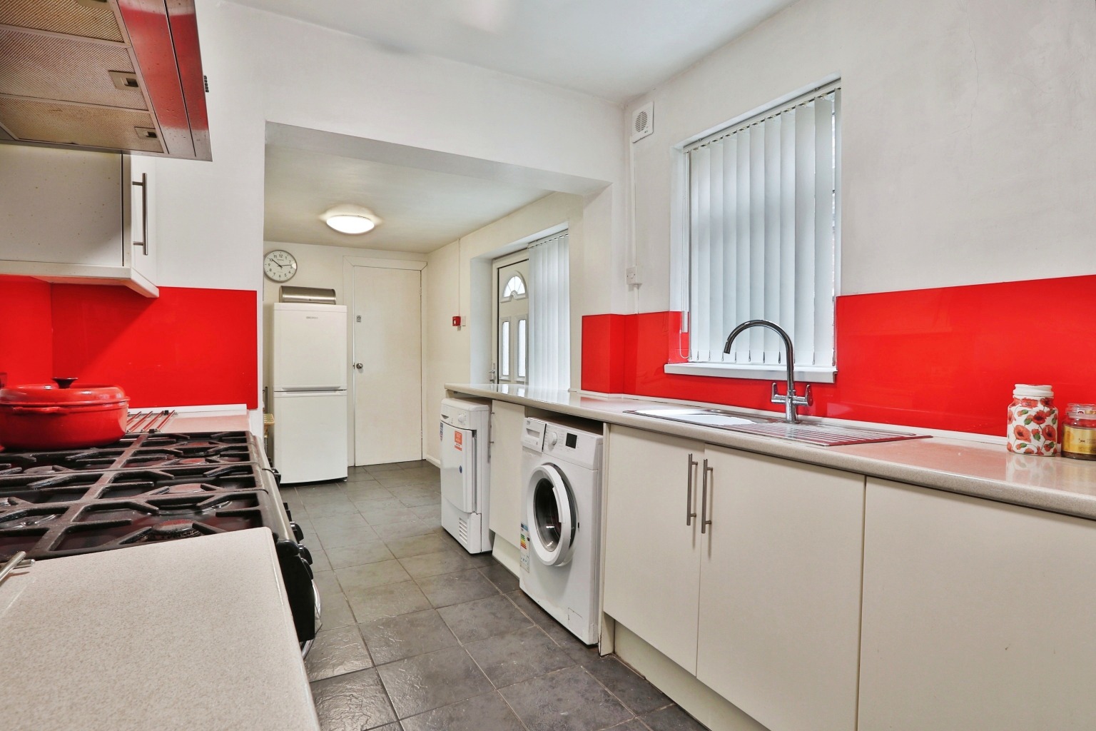3 bed terraced house for sale in Queens Road, Hull  - Property Image 4
