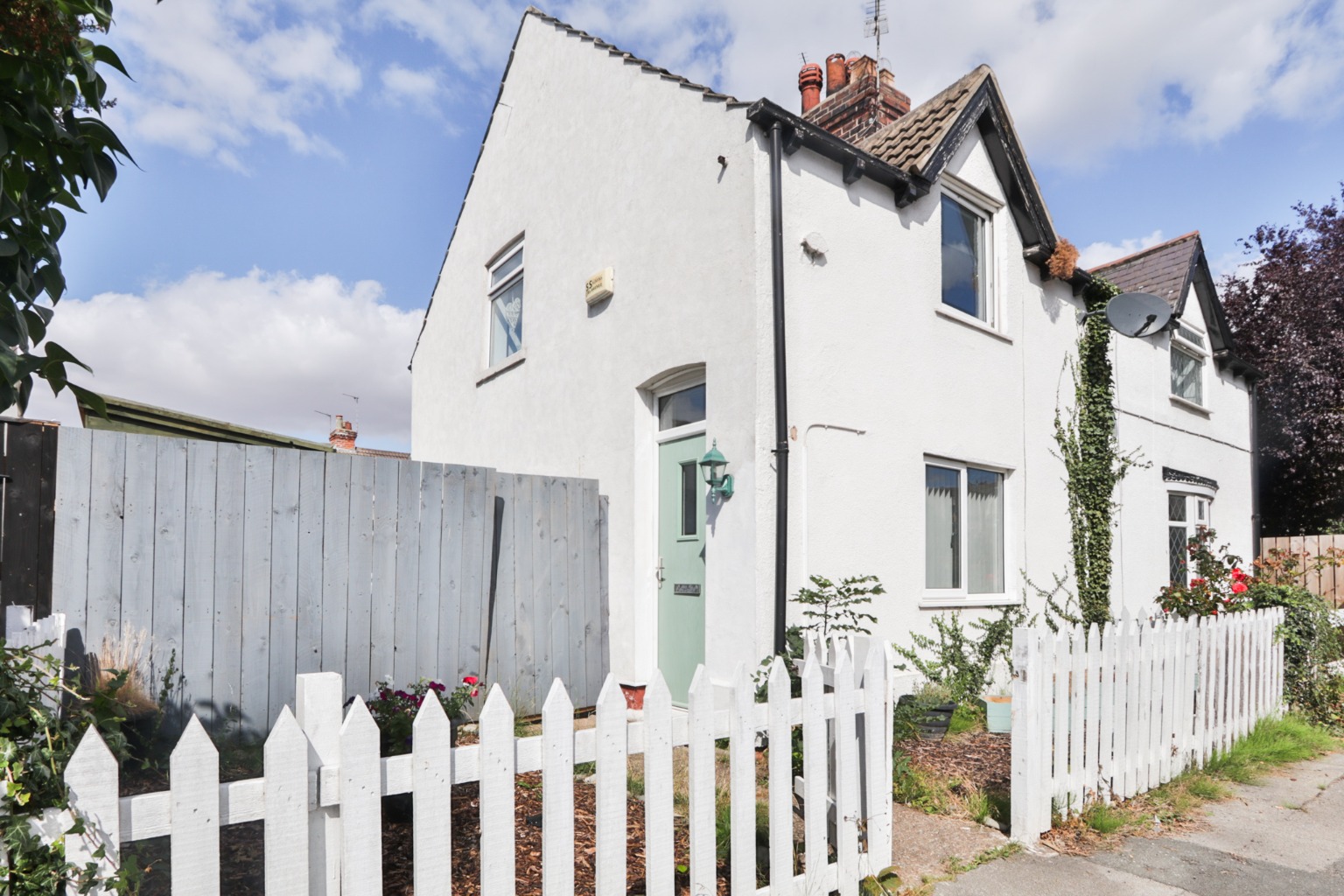 2 bed semi-detached house for sale - Property Image 1