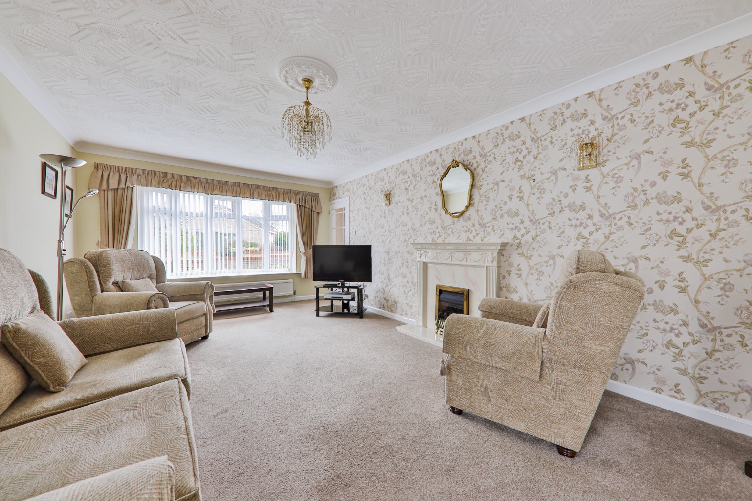 2 bed detached bungalow for sale in Brimington Road, Hull  - Property Image 3