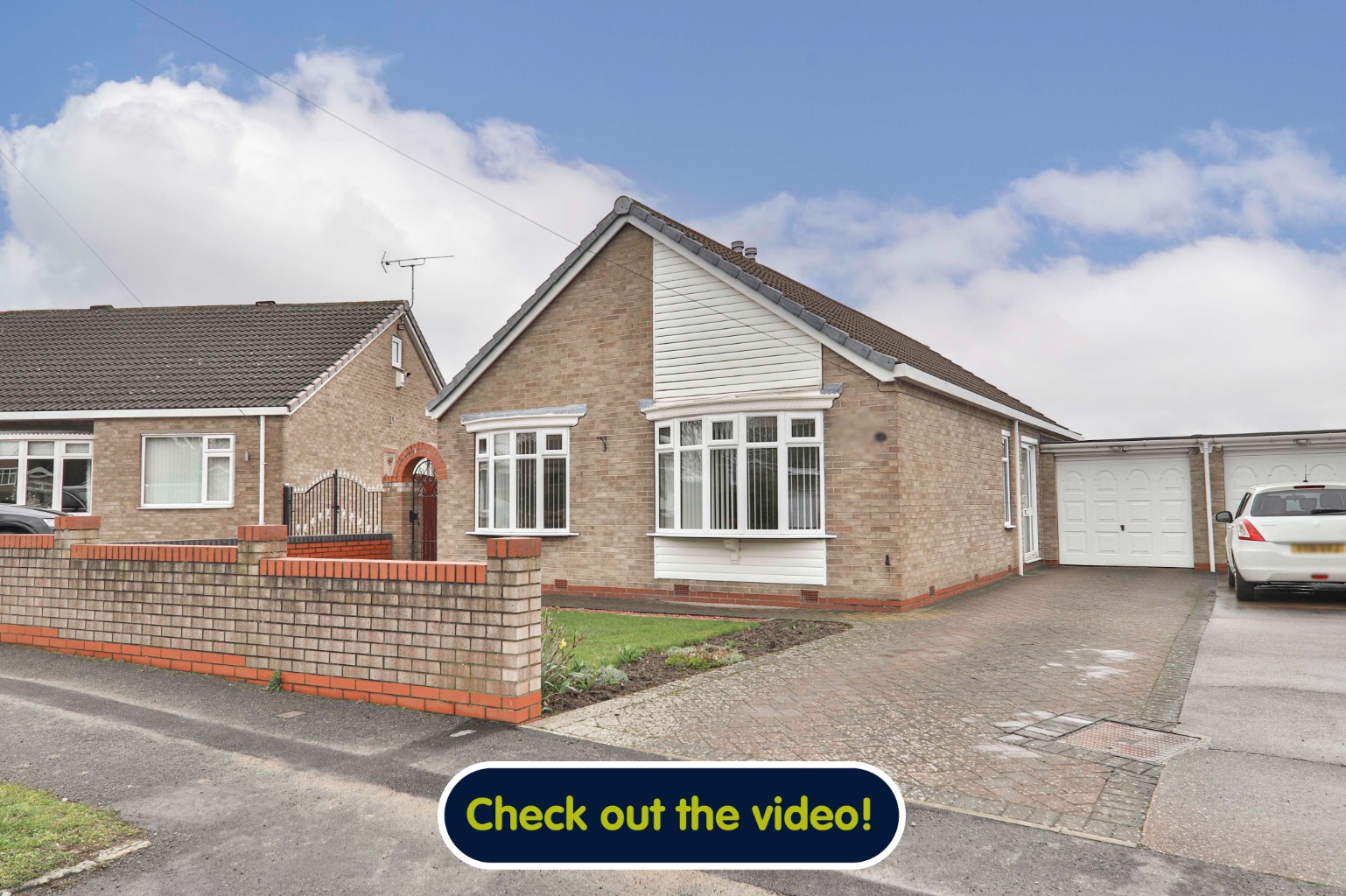2 bed detached bungalow for sale in Brimington Road, Hull - Property Image 1