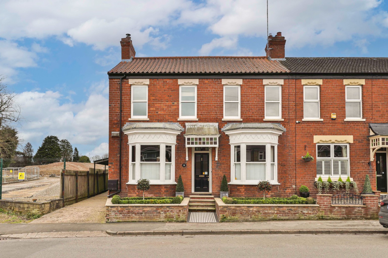 4 bed semi-detached house for sale in Well Lane, Hull - Property Image 1