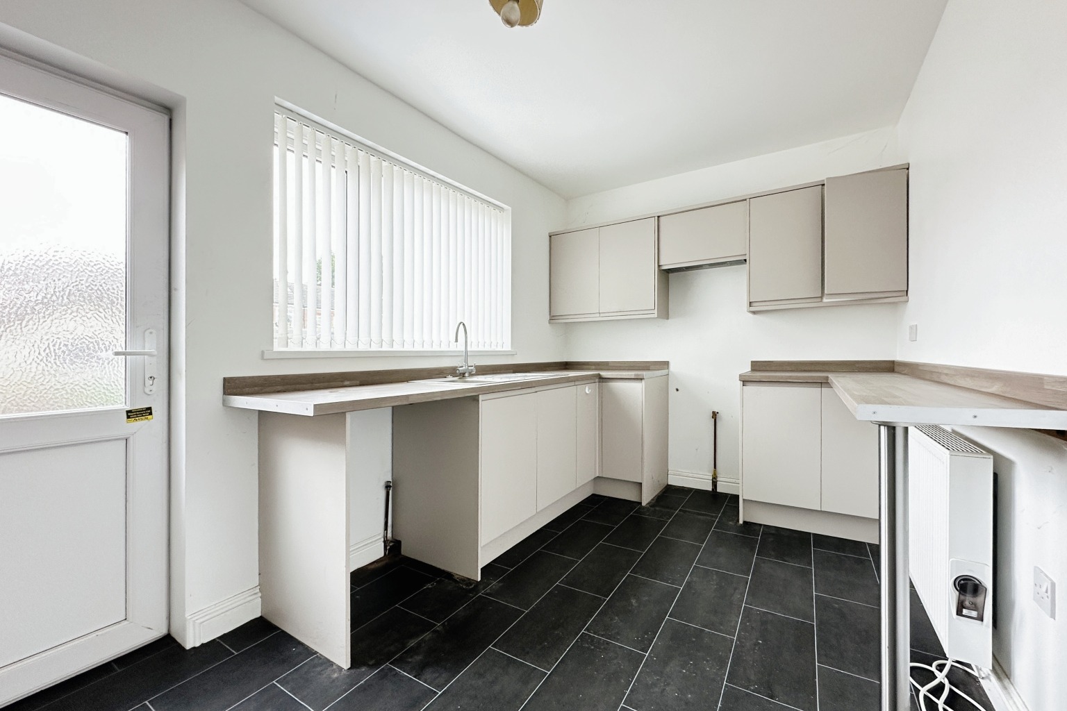 2 bed terraced house for sale in Westfield Road, Hull  - Property Image 2