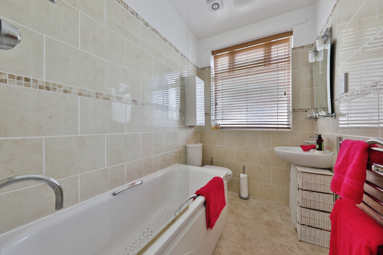 2 bed bungalow for sale in Grange Crescent, Hull  - Property Image 8