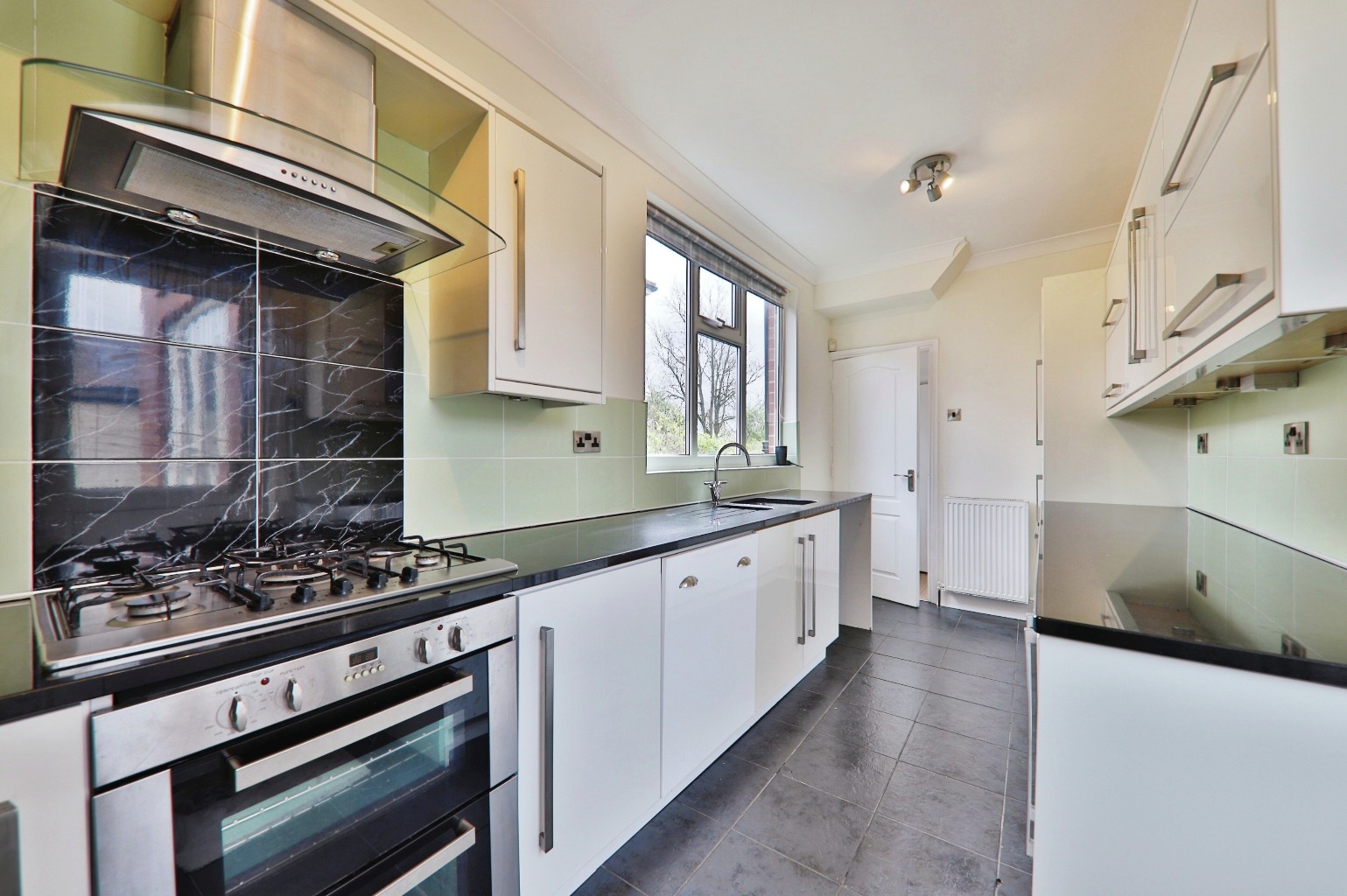3 bed detached house for sale in Hull Road, Hull  - Property Image 6