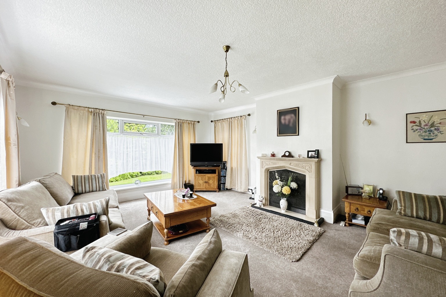 3 bed detached bungalow for sale in The Lunds, Hull  - Property Image 4
