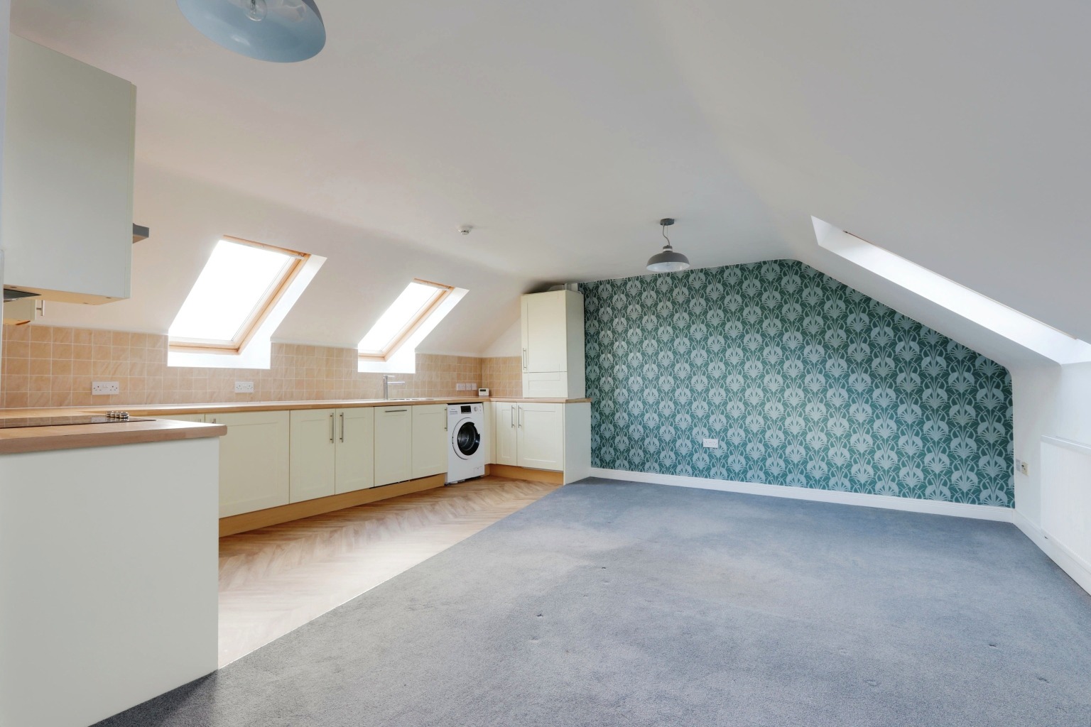 2 bed flat for sale in St Andrews Court, Hull  - Property Image 3