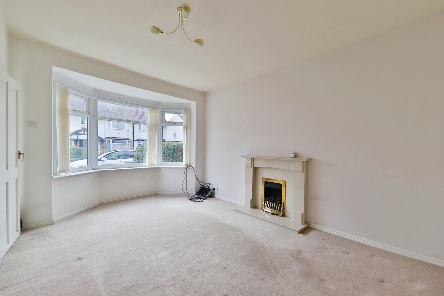 3 bed end of terrace house for sale in The Paddock, Hull  - Property Image 2
