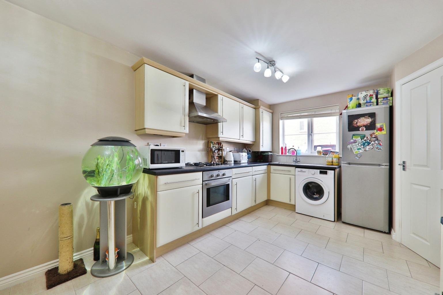 3 bed semi-detached house for sale in Kingscroft Drive, Brough  - Property Image 4