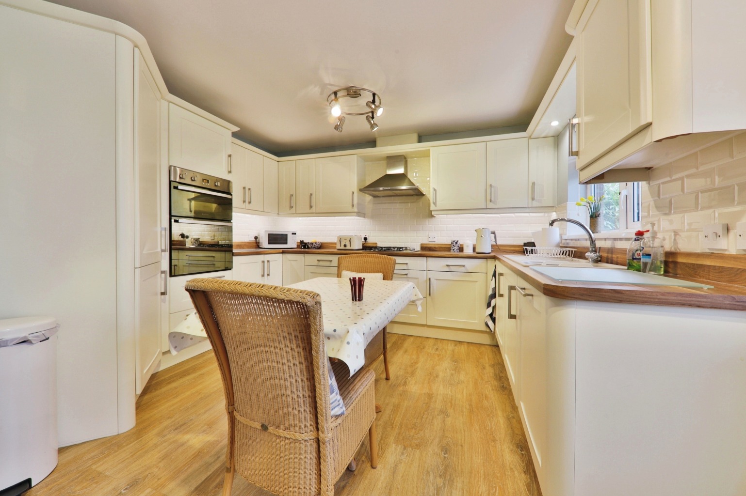 3 bed bungalow for sale in Nunburnholme Avenue, North Ferriby  - Property Image 3