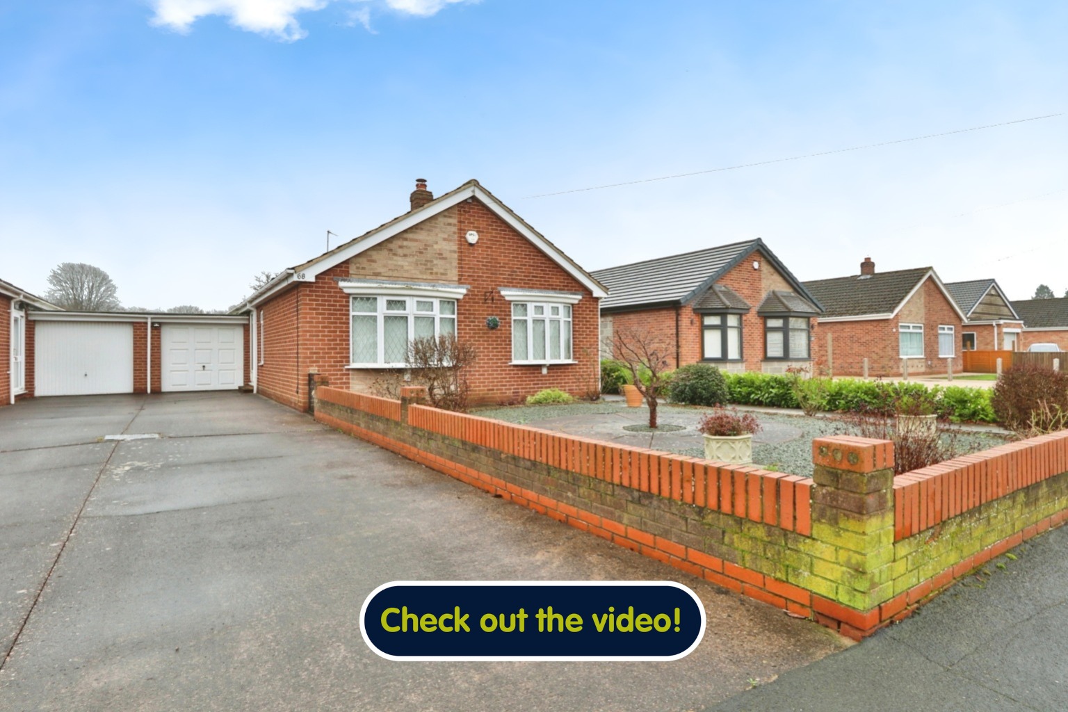 2 bed detached bungalow for sale in The Parkway, Hull  - Property Image 1