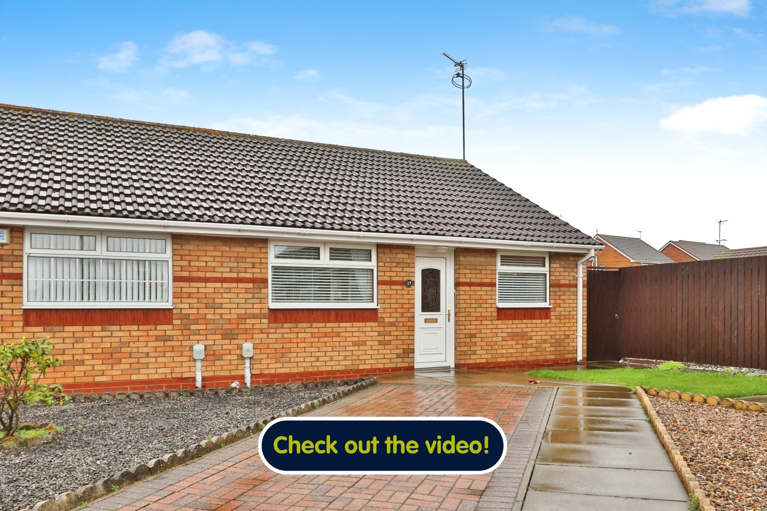 2 bed semi-detached bungalow for sale in Sable Close, Hull  - Property Image 1