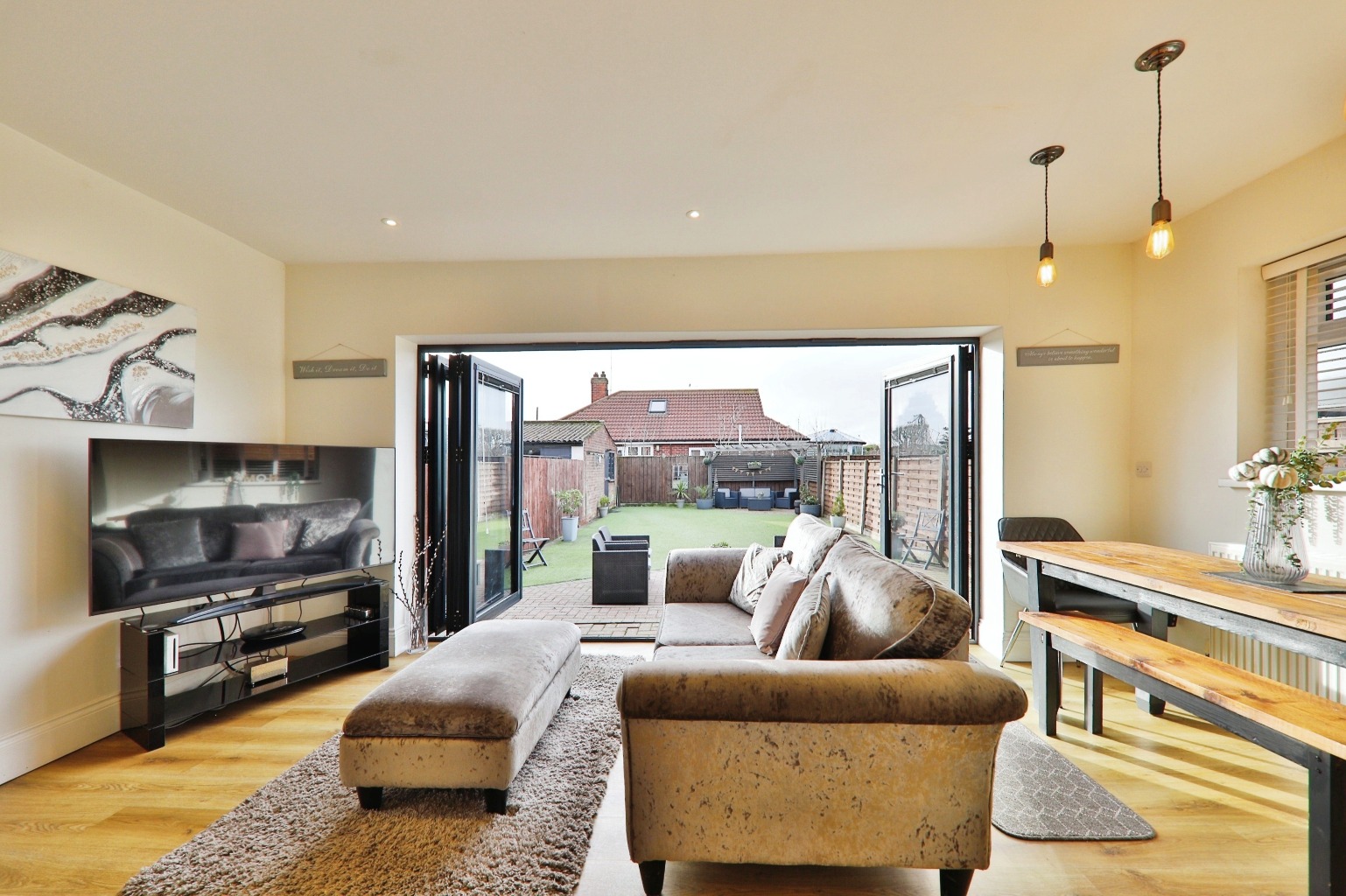 4 bed semi-detached house for sale in Wolfreton Lane, Hull  - Property Image 5