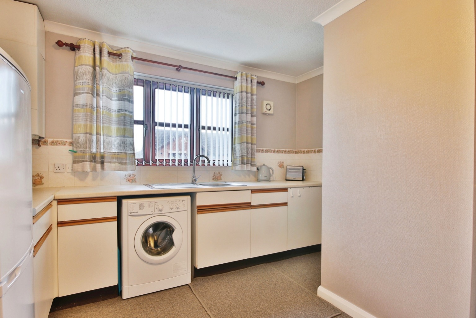 1 bed semi-detached bungalow for sale in Impala Way, Hull  - Property Image 2