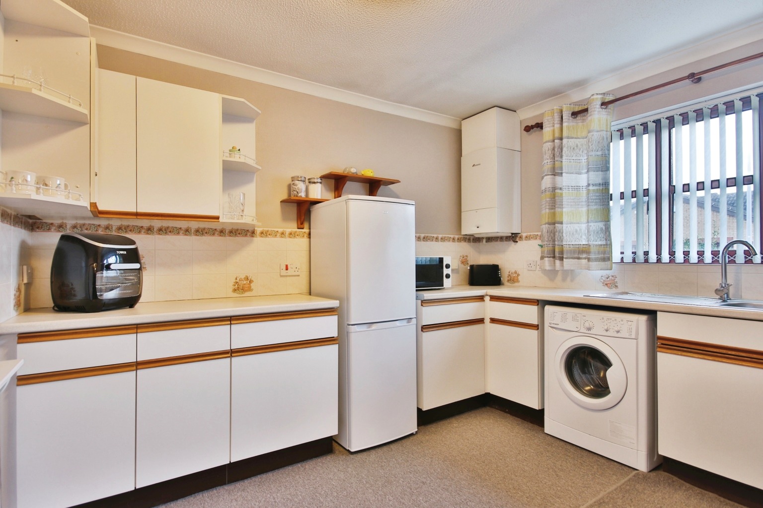 1 bed semi-detached bungalow for sale in Impala Way, Hull  - Property Image 3