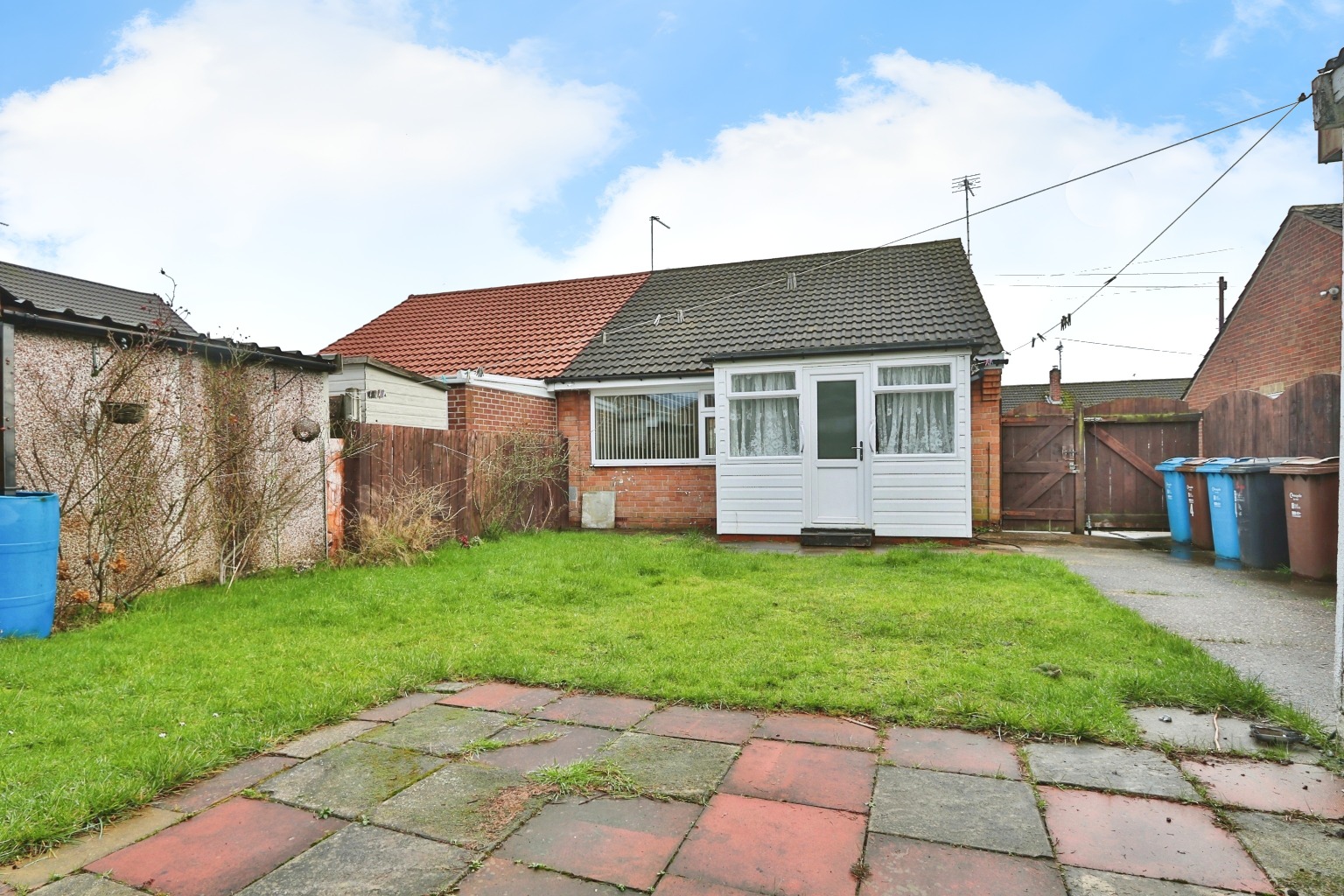 2 bed semi-detached bungalow for sale in Train Avenue, Hull  - Property Image 12
