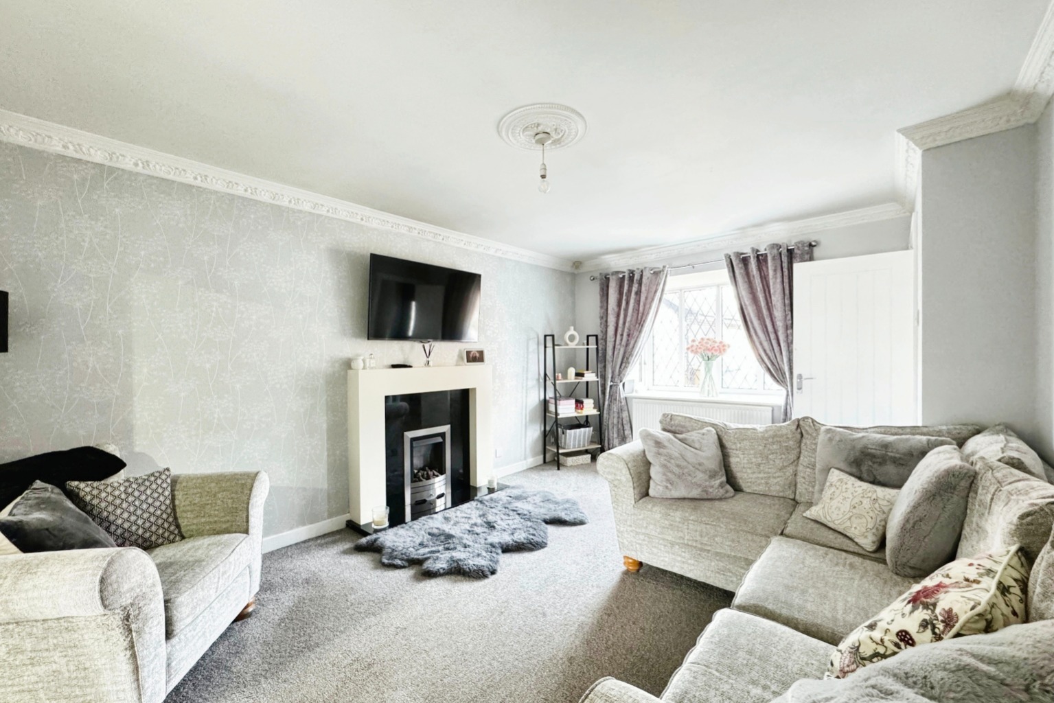 3 bed semi-detached house for sale in Ashdene Close, Hull  - Property Image 5