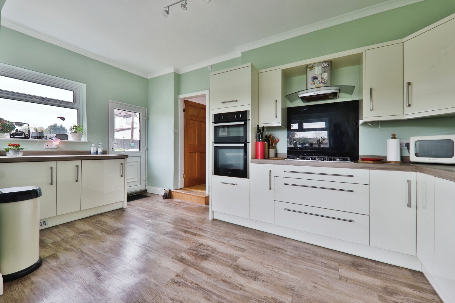 5 bed semi-detached house for sale in Anlaby Park Road South, Hull  - Property Image 3