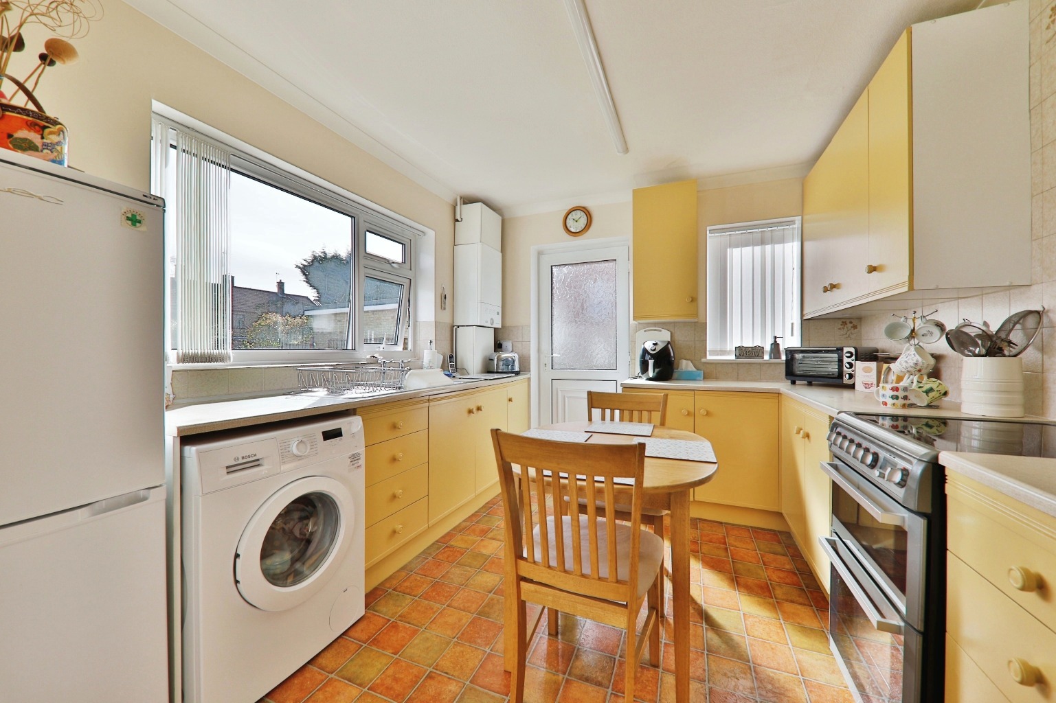 3 bed semi-detached house for sale in St Stephen's Close, Hull  - Property Image 2