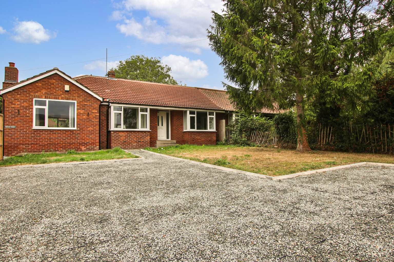 3 bed semi-detached bungalow for sale in Little Wold Lane, Brough, HU15